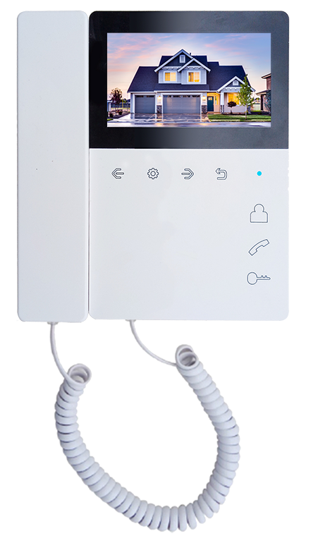 Elly с трубкой