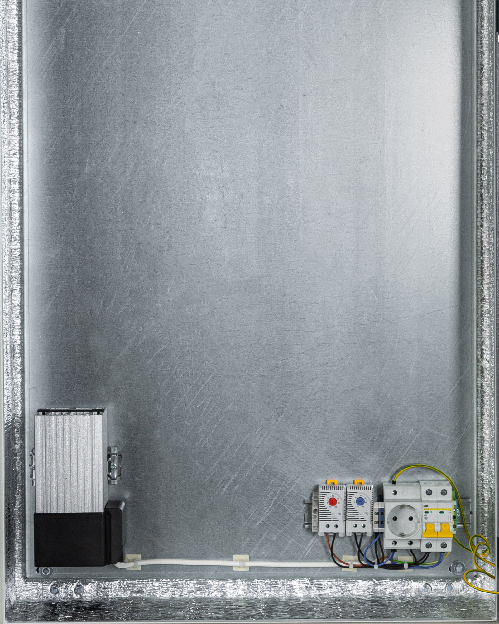 R22_2704 (1) R22_2704 (1)